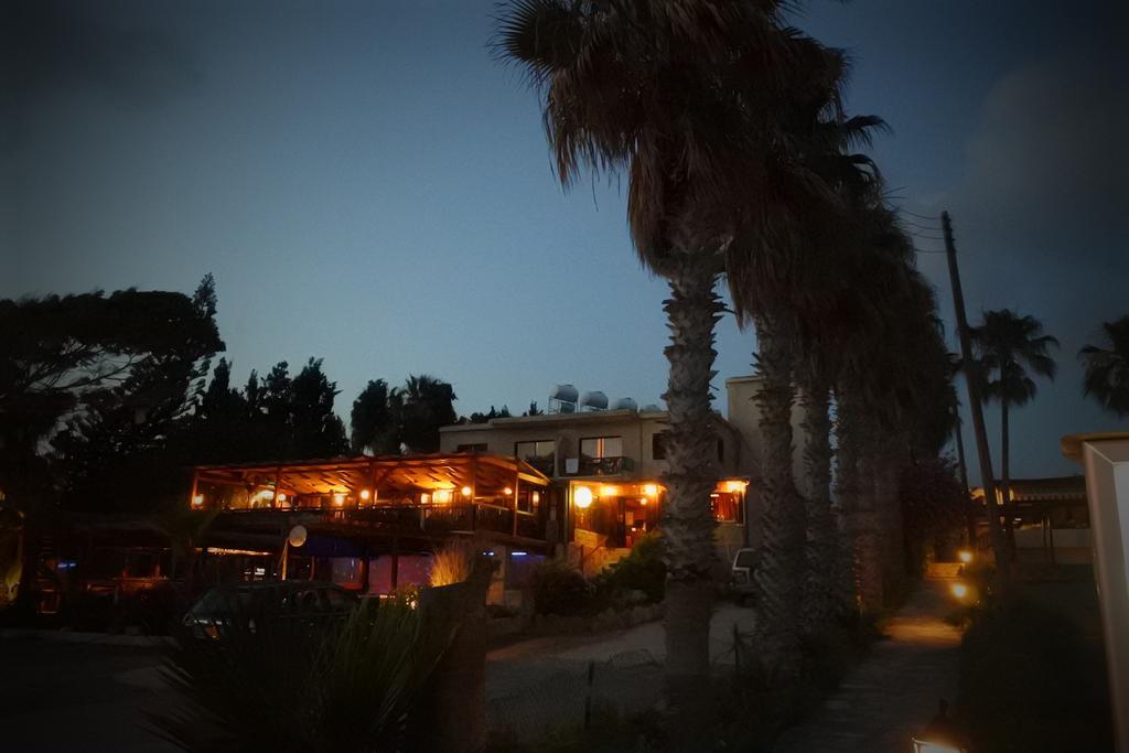 Kissonerga beach apartment Paphos Exteriör bild