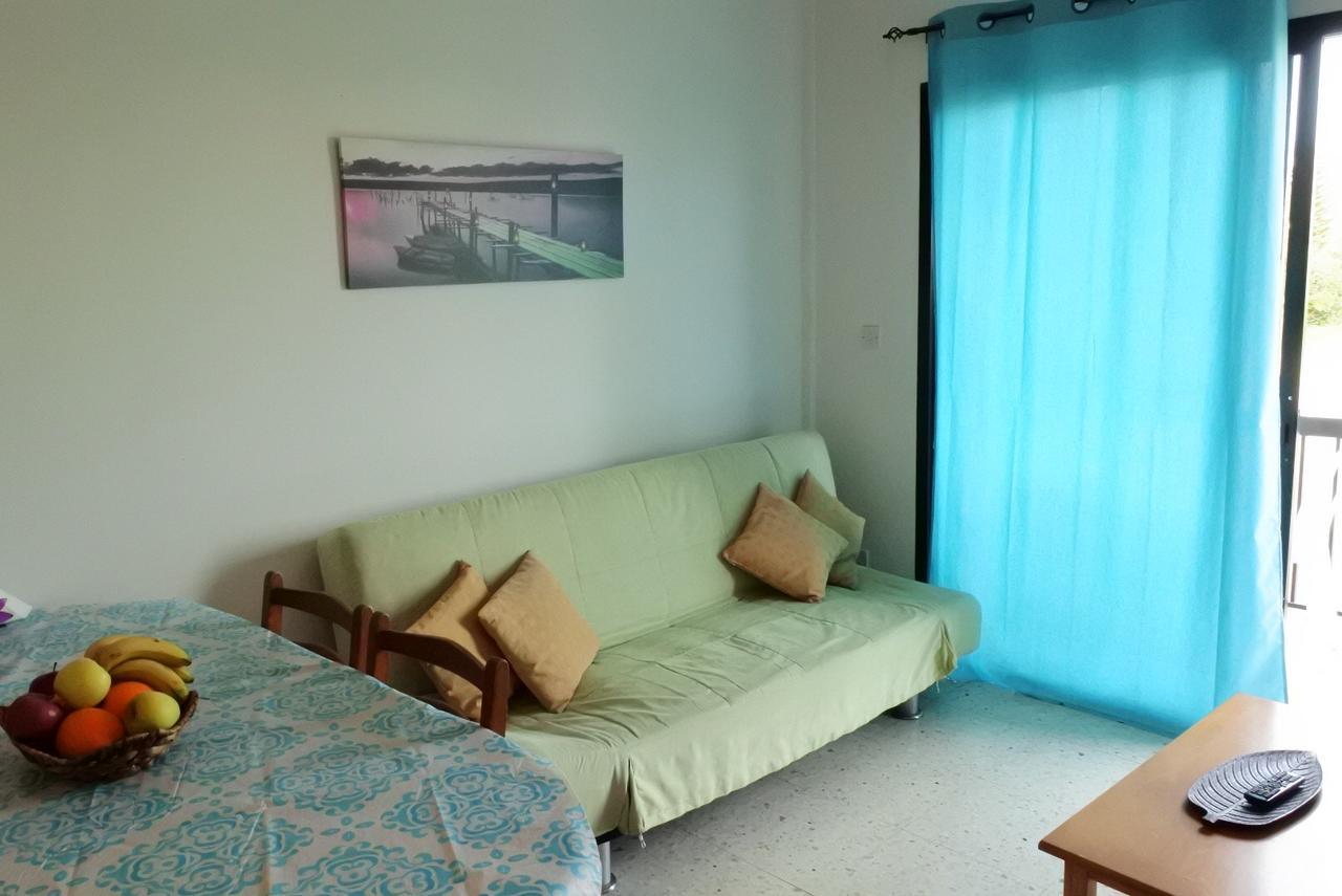 Kissonerga beach apartment Paphos Exteriör bild